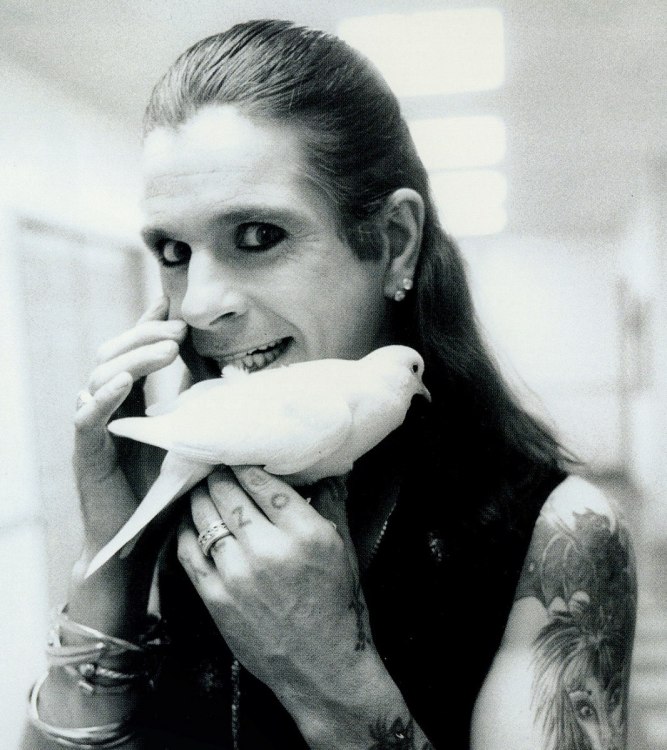 Ozzy Osbourne - The Essential (Japanese Edition) (2003) - 5ozzy.jpg
